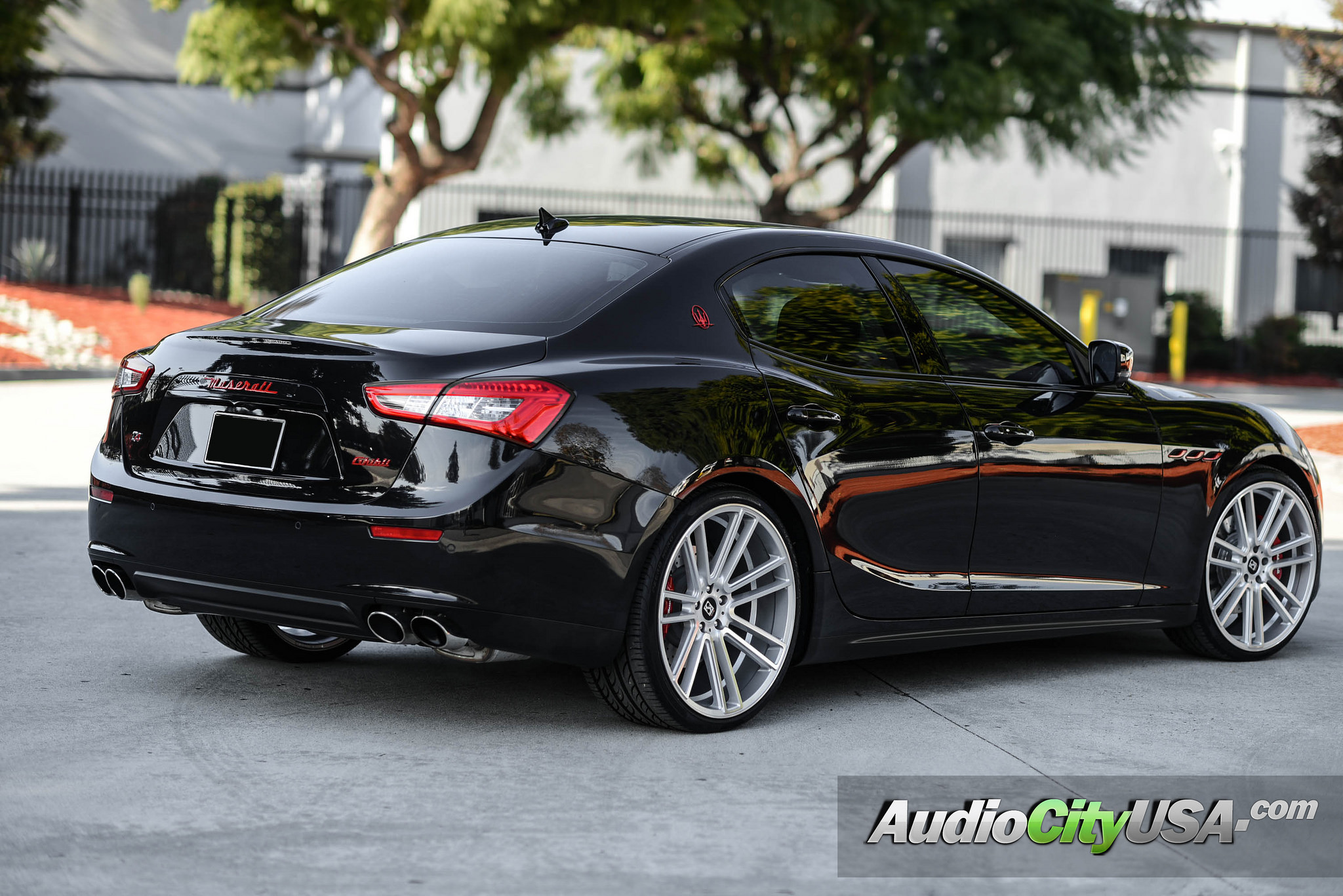 Koko Kuture Massa-7 Silver on Maserati Ghibli 